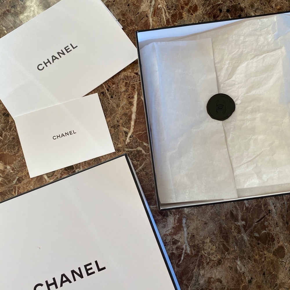 Chanel Box - Picture 6 of 10